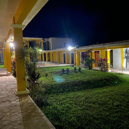 Casa Coronado Исамал Екстериор снимка