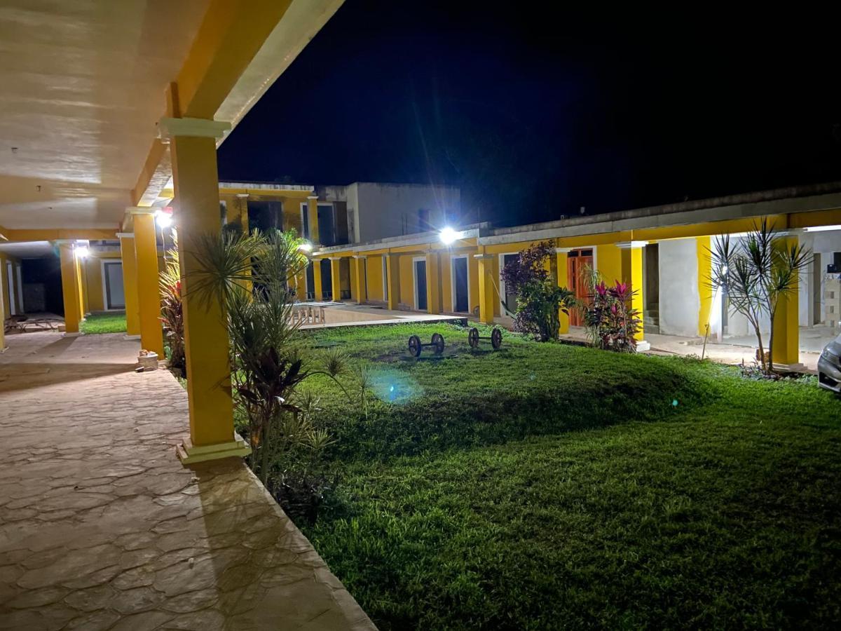 Casa Coronado Исамал Екстериор снимка